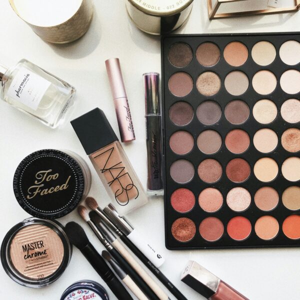 6 Toxic Makeup Ingredients to Avoid & Better Alternatives